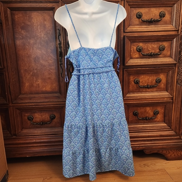 Vineyard Vines Dress - Picture 5 of 11